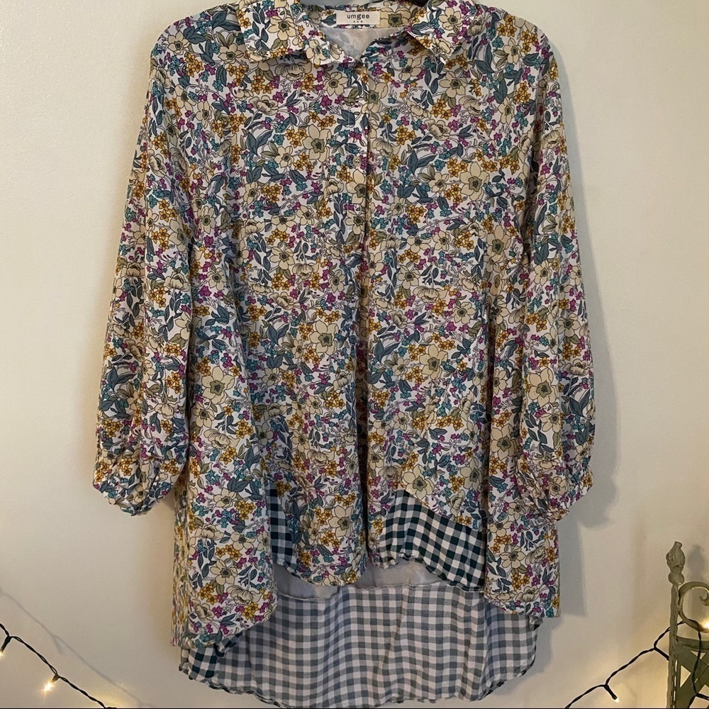 UMGEE floral flowy top mixed fabric prints gingham very pretty GUC Fits M/L